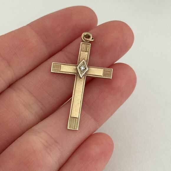 Vintage 14K Yellow Gold Diamond Etched Cross Religious Charm Pendant - Picture 10 of 12